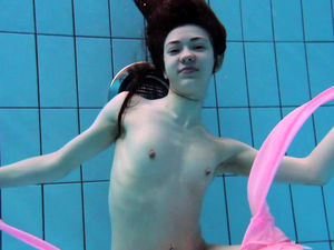 Roxalana Cheh super hot underwater